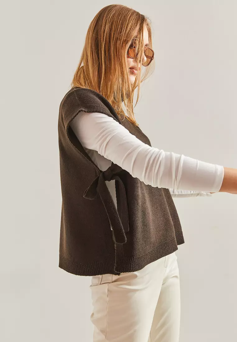 Turtleneck Ties Sweater Vest