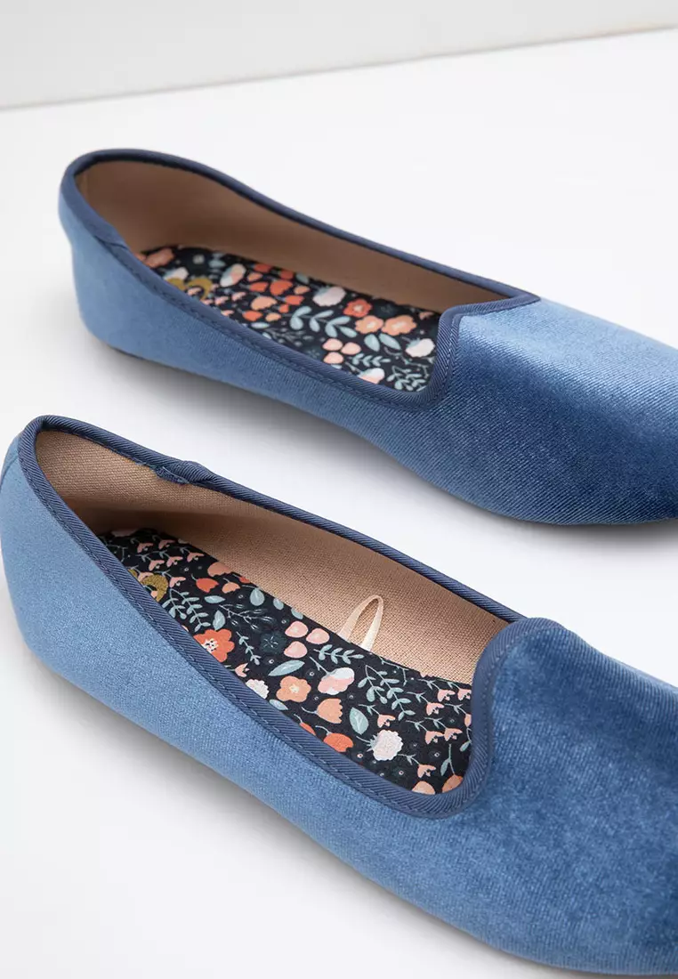 Sofia Mawika Velvet Flat Blue