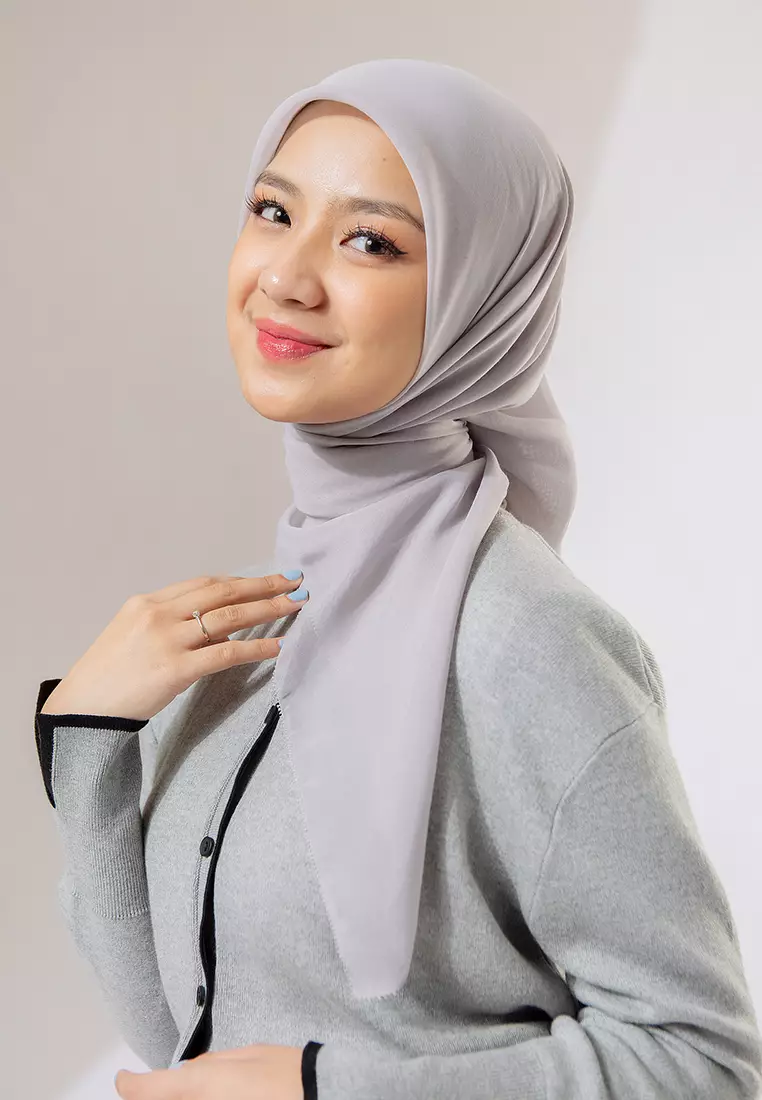 Nashwa Paris Eyelash in Light Grey (Lozy x Nashwa)