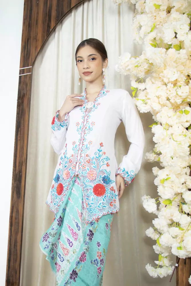 Kebaya Classic - Nyonya Kebaya