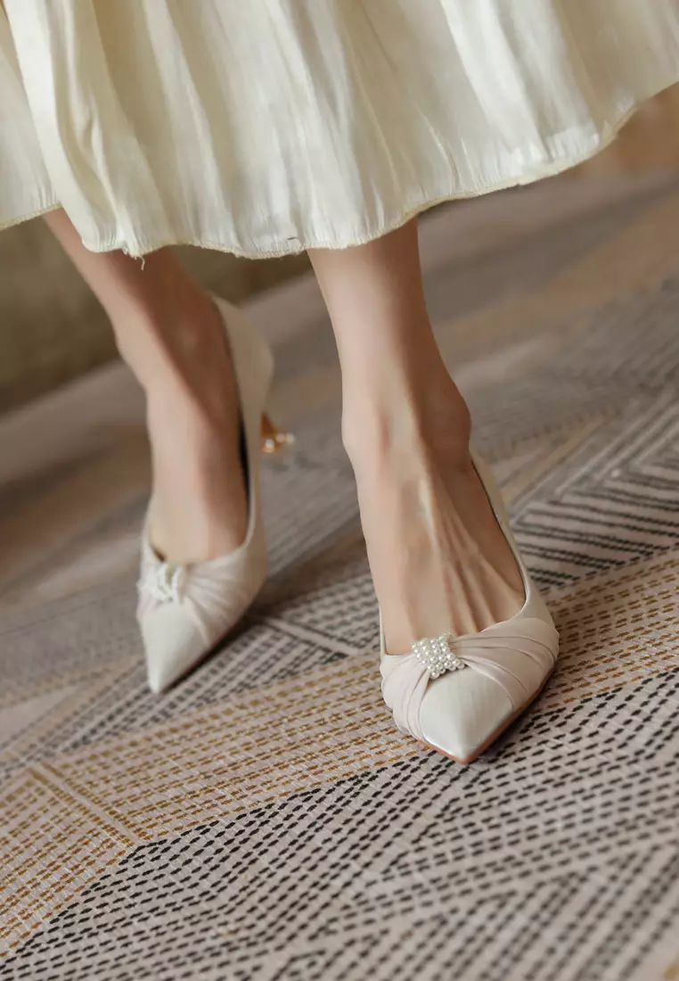 6.5CM 珍珠扣尖頭綢緞面高踭鞋 XJ998-12