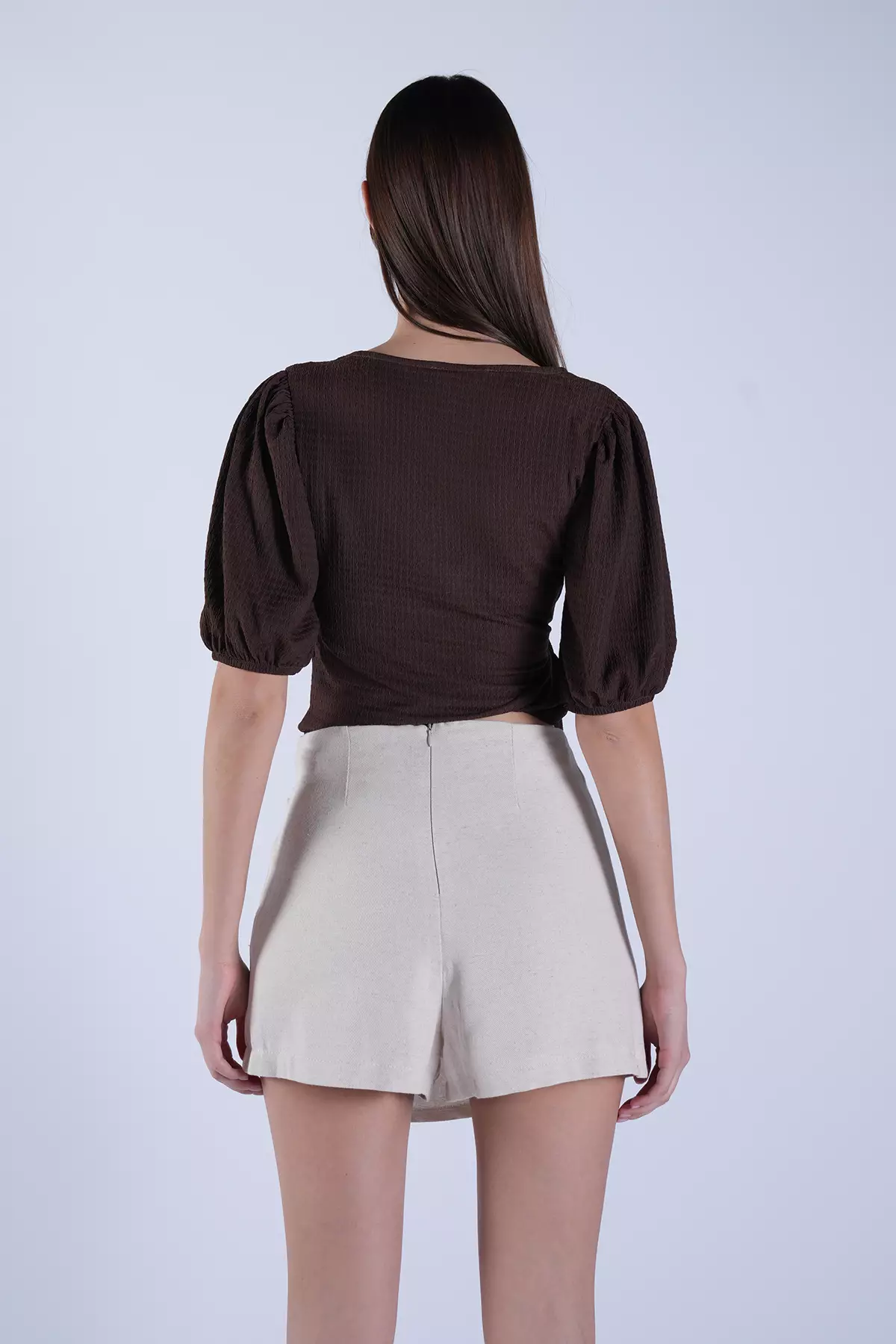 Cream Wrap Cut Linen Shorts Skirt With Wooden Buckle And Hidden Zipper Alc-X15131