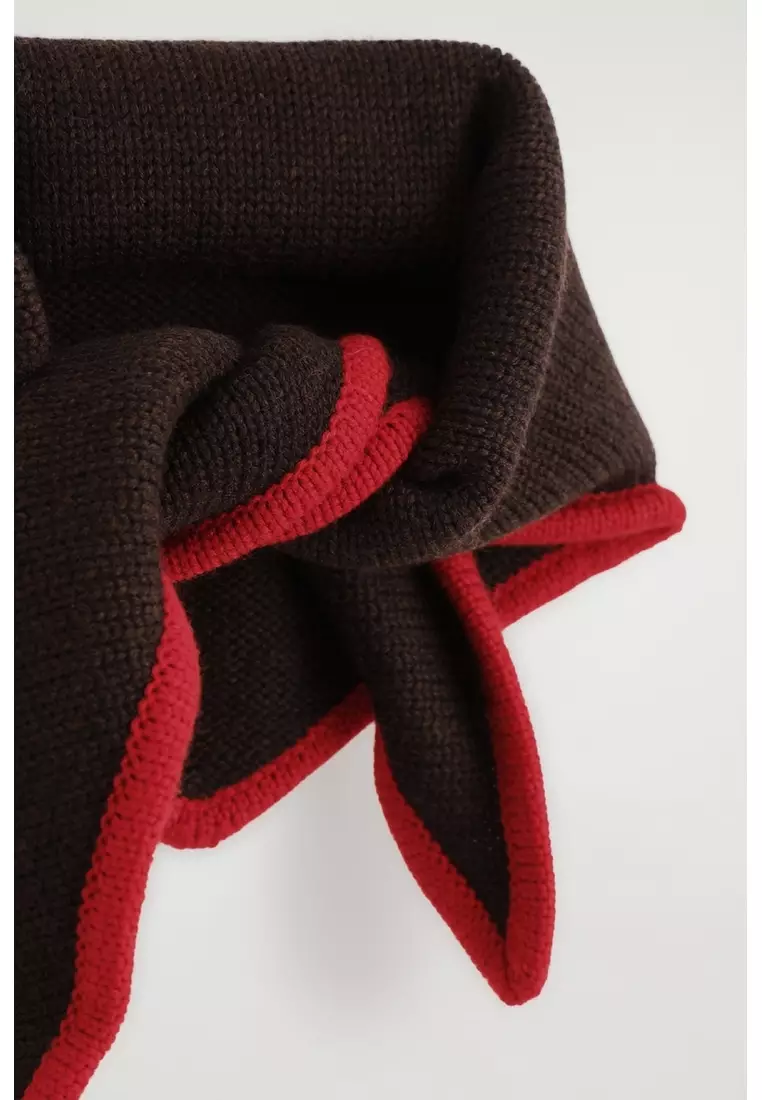 Buy COS CONTRAST-TIPPED MERINO WOOL TRIANGLE SCARF 2026 Online | ZALORA