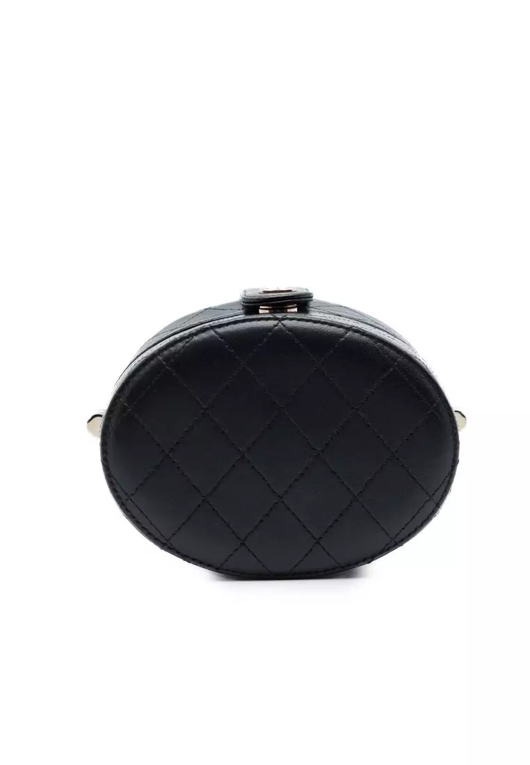 Pre-Loved Chanel Cc Quilted Lambskin Round Vanity Clutch With Chain