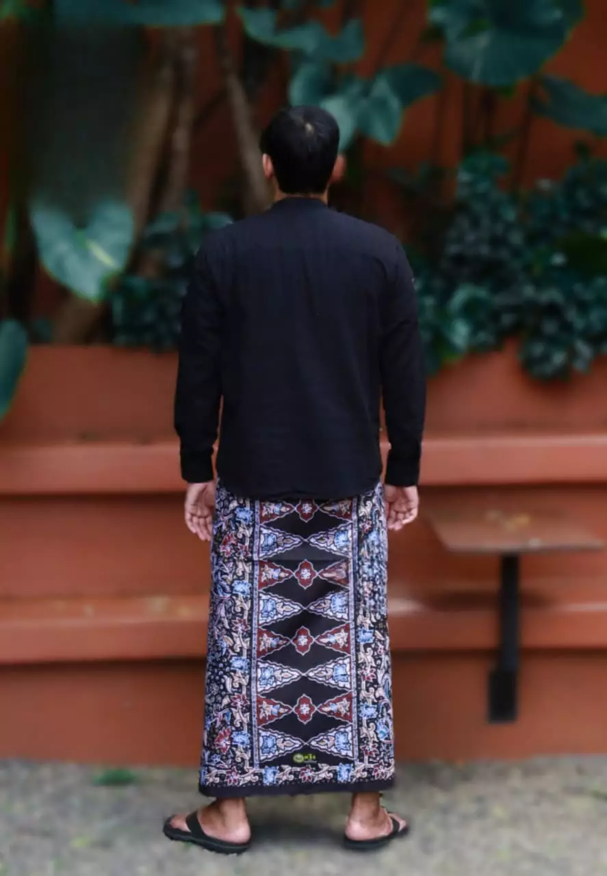 Sarung Batik Adi Luhur Navy Premium MR