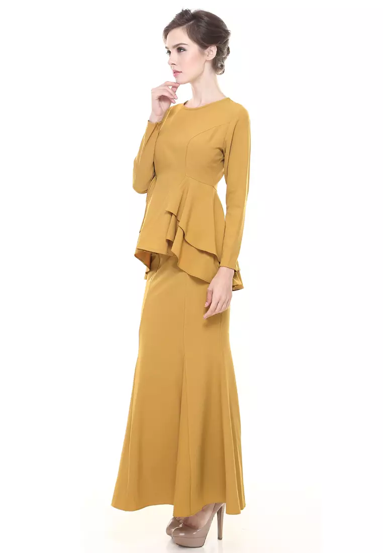 Lora Peplum in Gold
