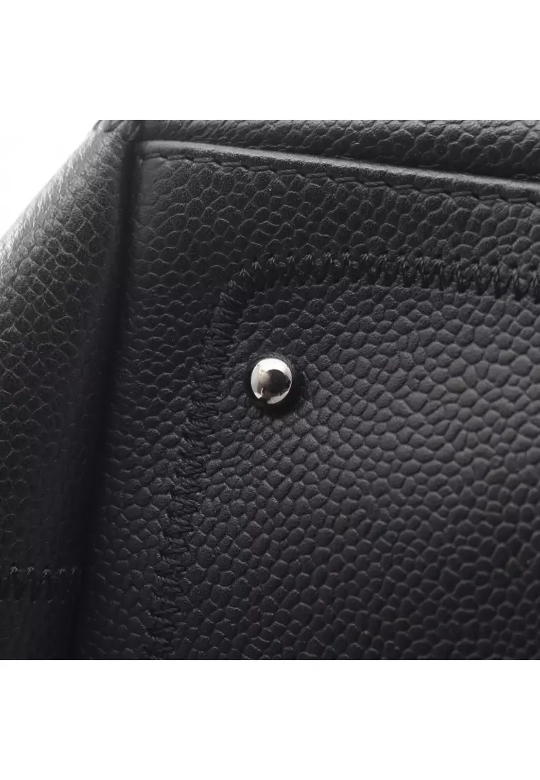 Pre-Loved Chanel chocolate bar Handbag mini boston bag Caviar skin black silver hardware