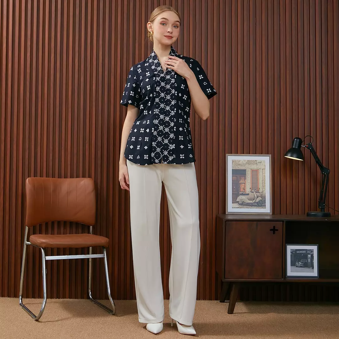 Nayara Atasan Kebaya Modern Kamelia Hitam