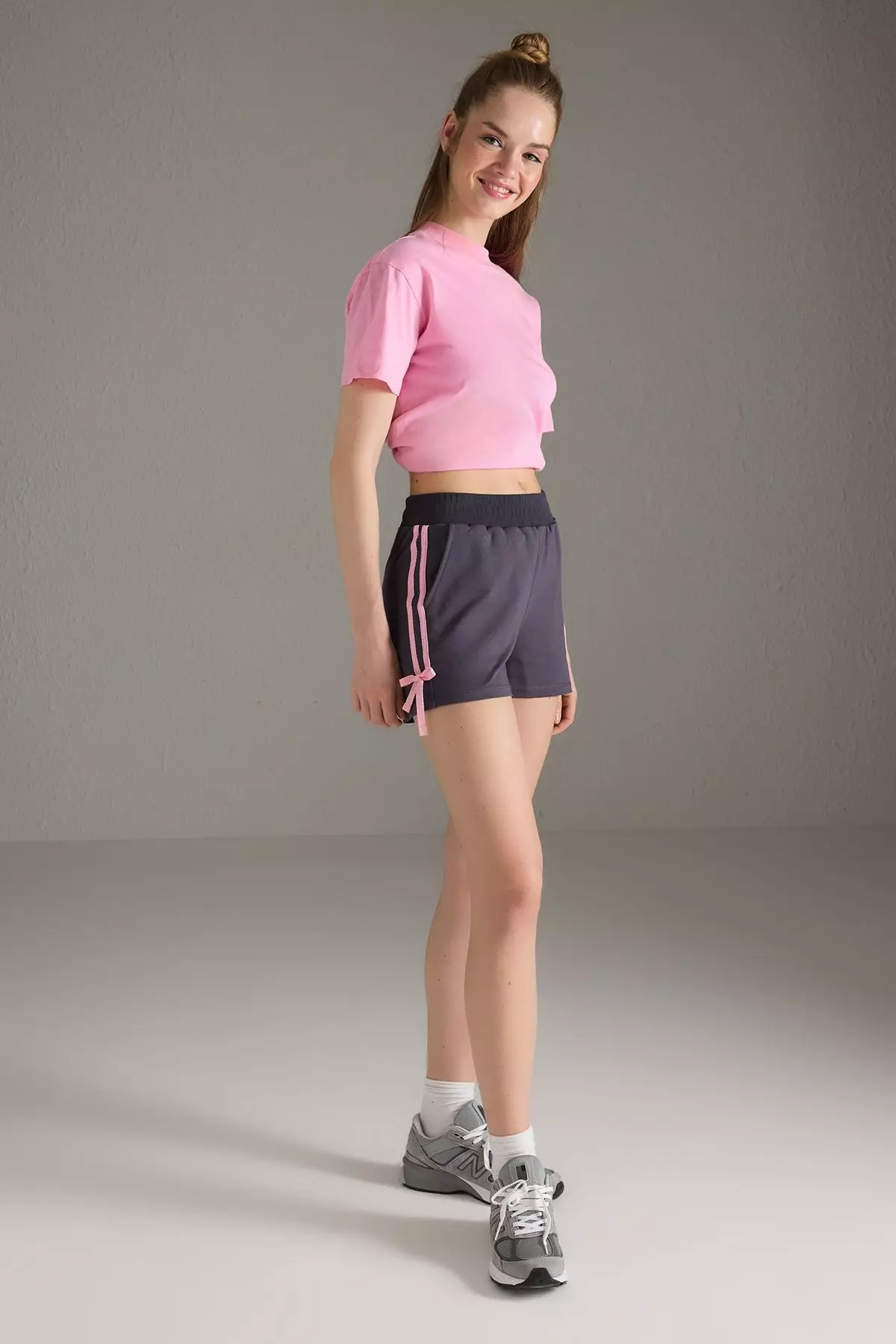 Anthracite Contrast Stripe and Bow Detail Short Stretch Knitting Shorts & Bermudas TWOSS25SR00188