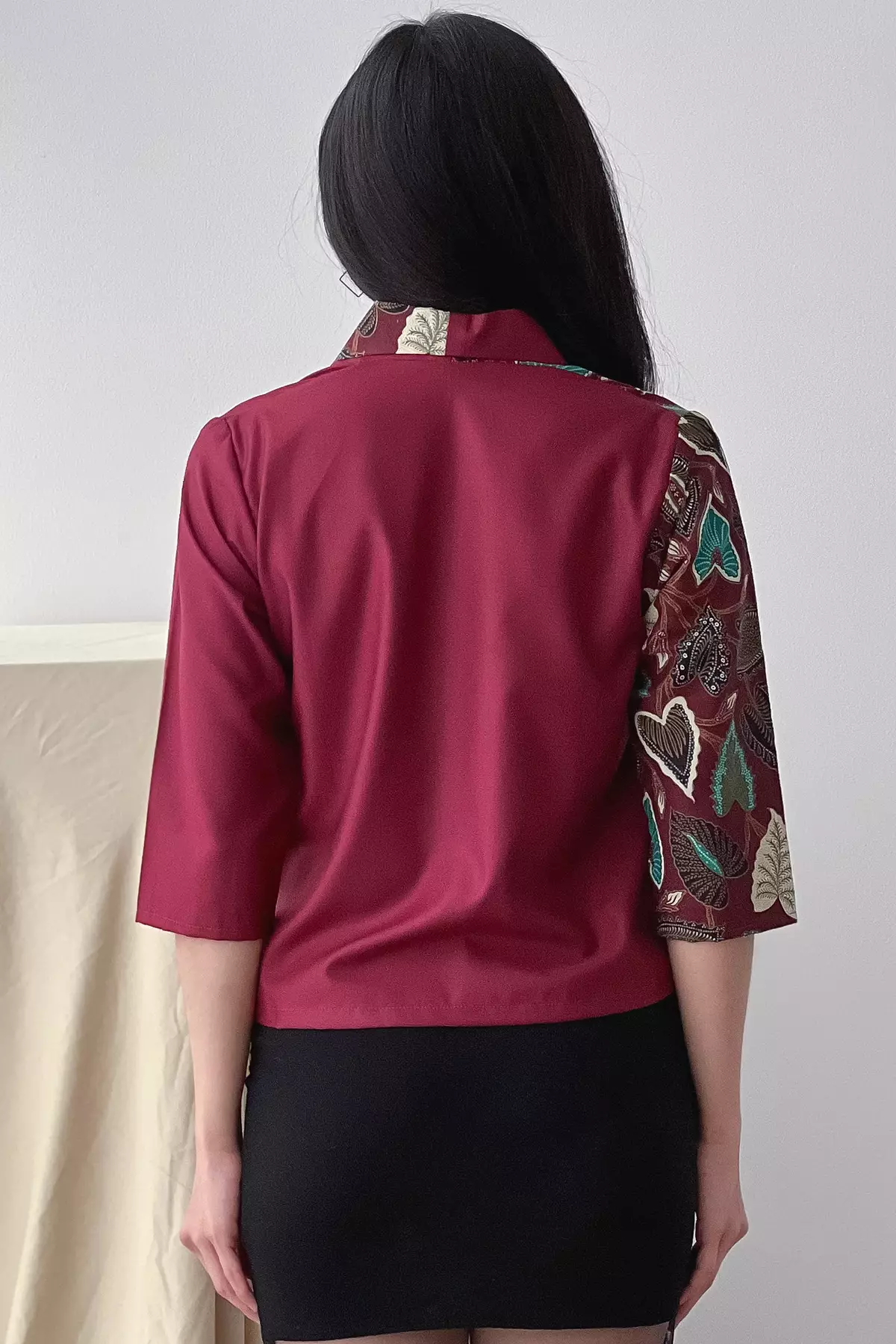 Andjani Asymetrical Daun Batik Kebaya