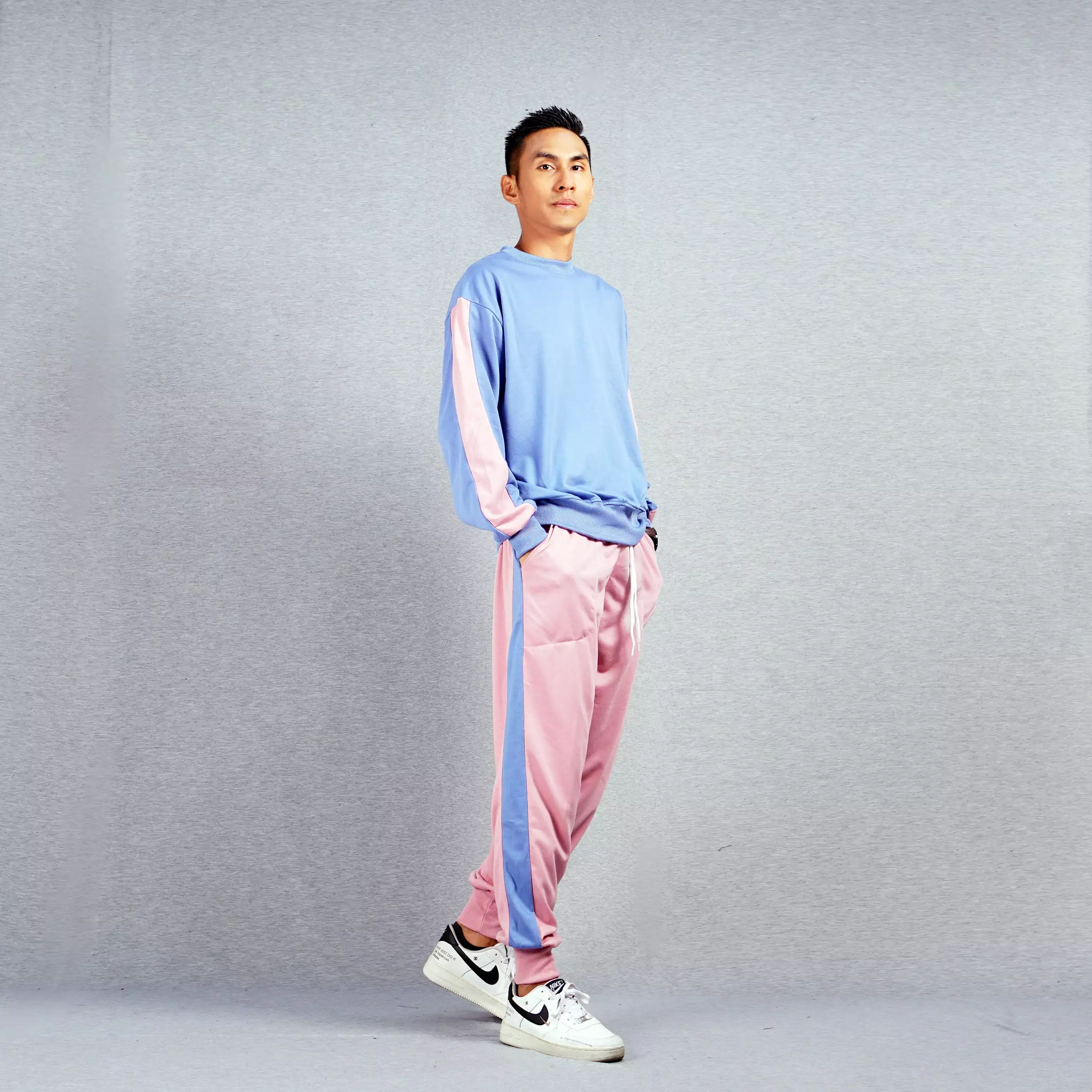 Mia Sweater Pria Crewneck Sweater Training Pullover Pria Sweater List Pria - BLUE
