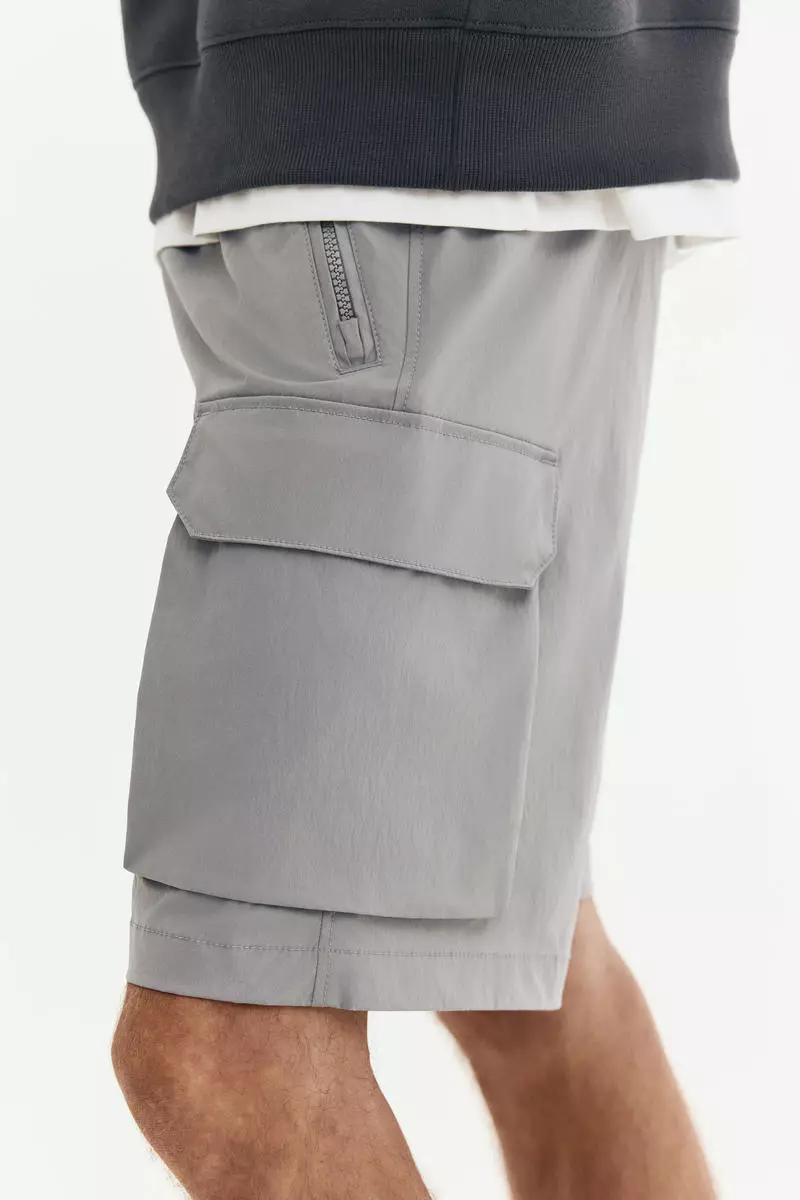 Regular Fit Nylon cargo shorts