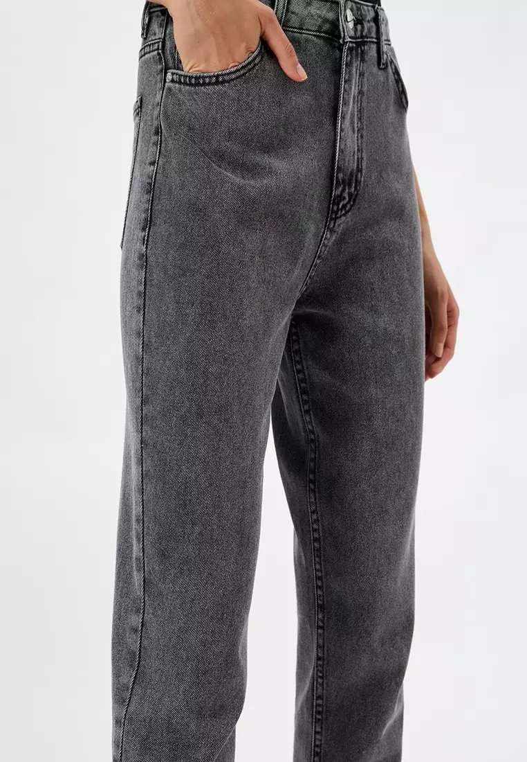 Straight High Waisted Jeans