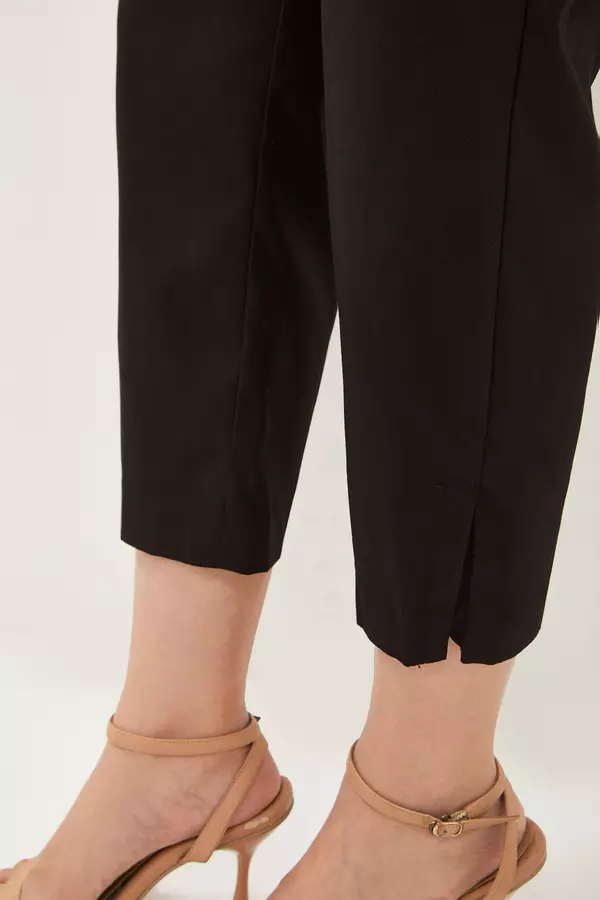 MINIMAL - Bb Yorri - Celana Rileks Ankle - Black Warna Black