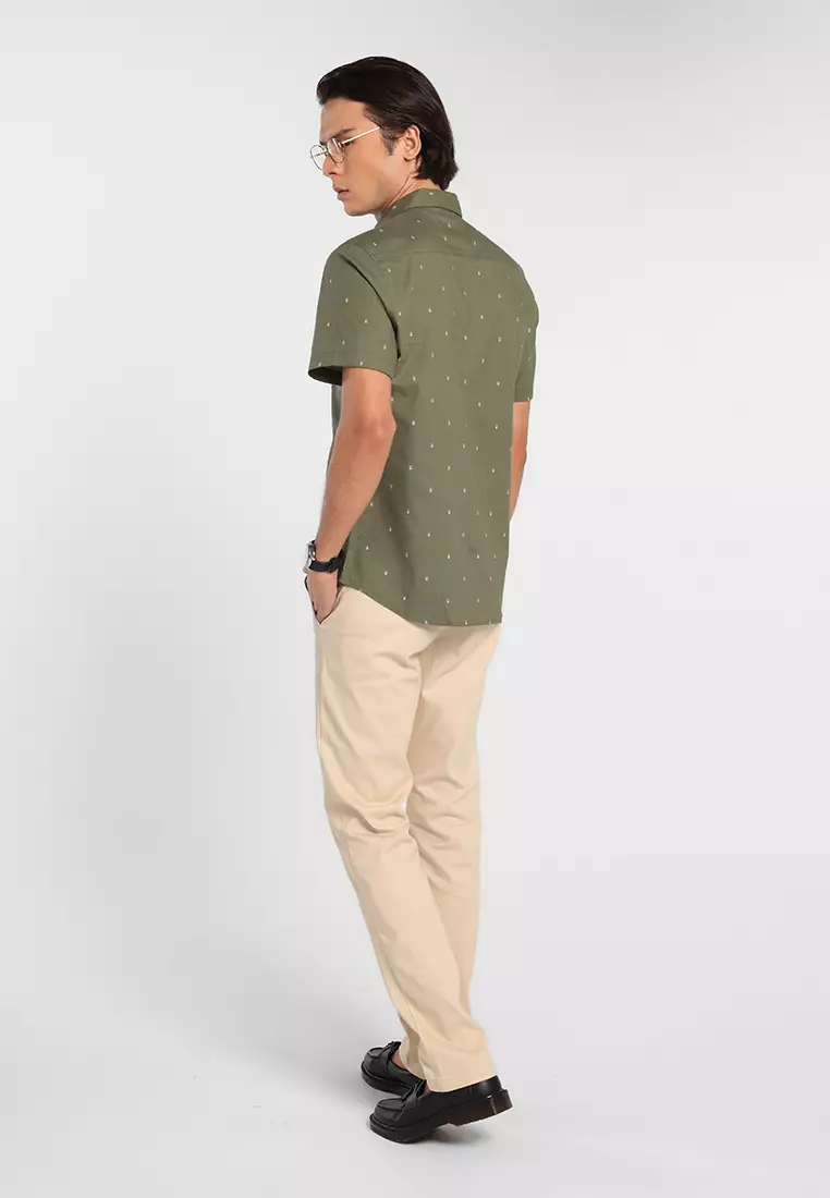 MANZONE - Kemeja Katun Oxford Lengan Pendek Pria Zeku 03 Modern Fit - Olive Warna Olive