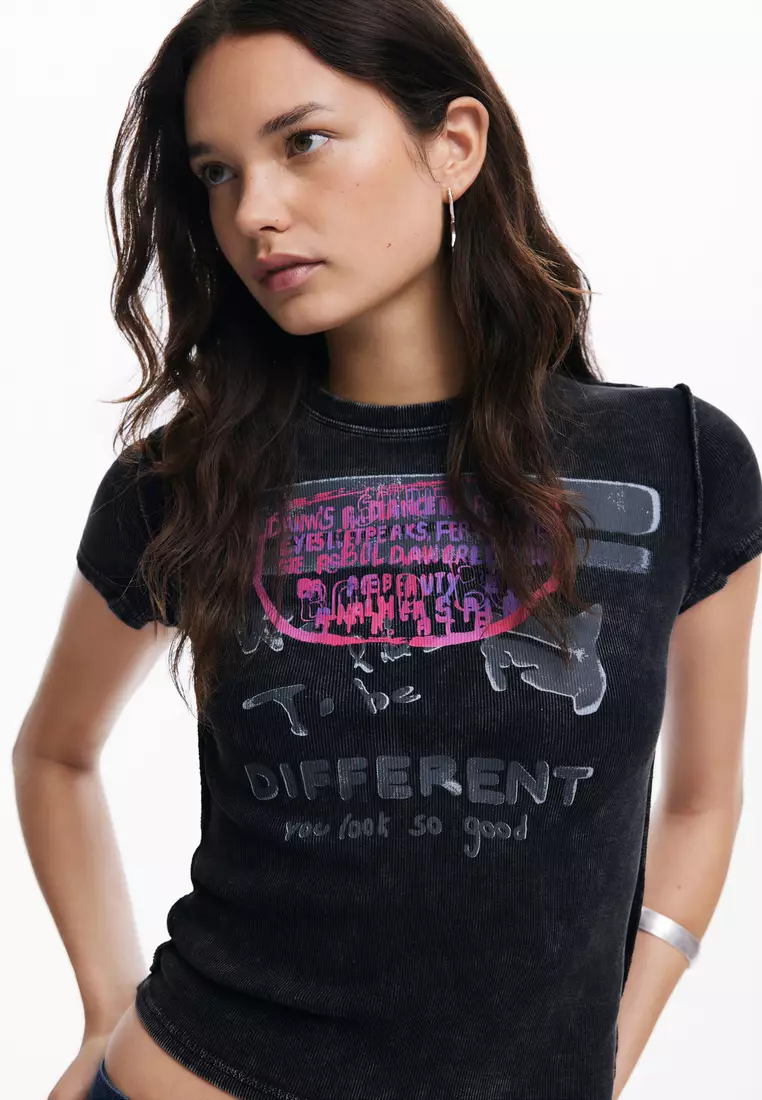 Painted short-sleeve T-shirt