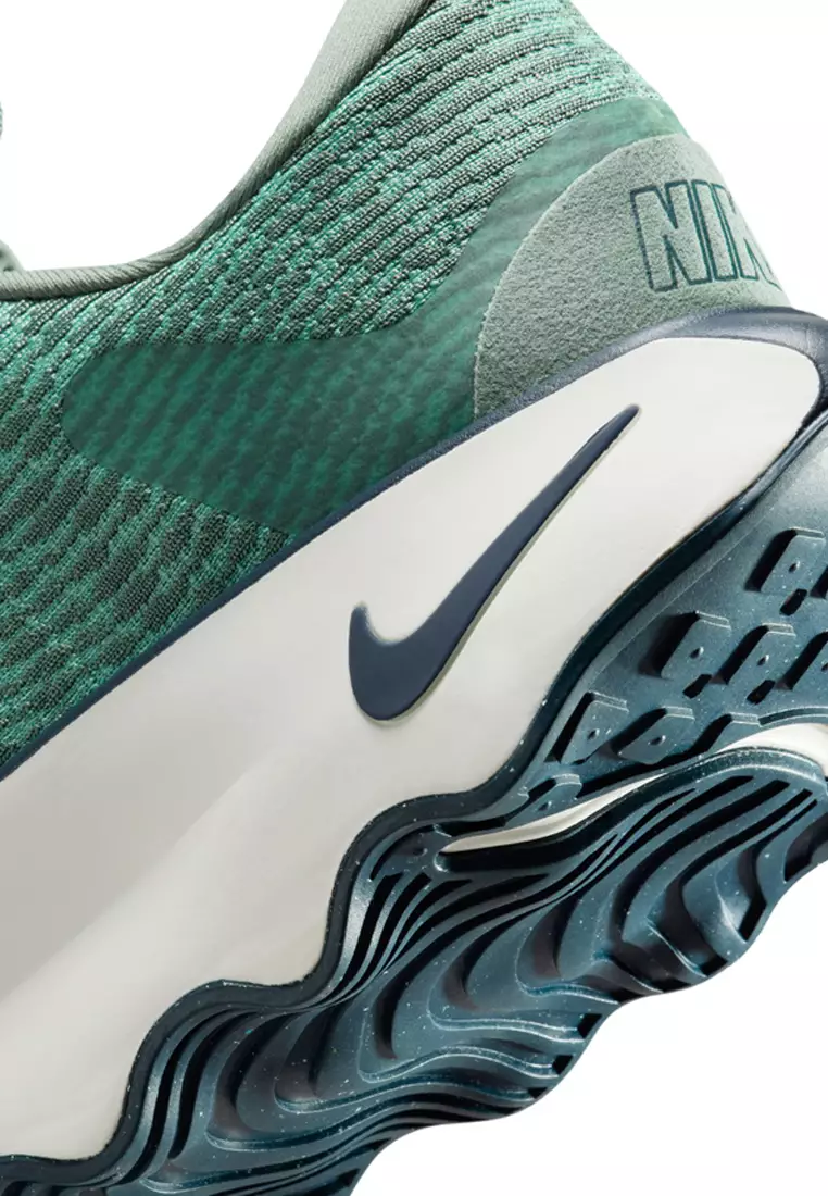 Motiva Walking Shoes