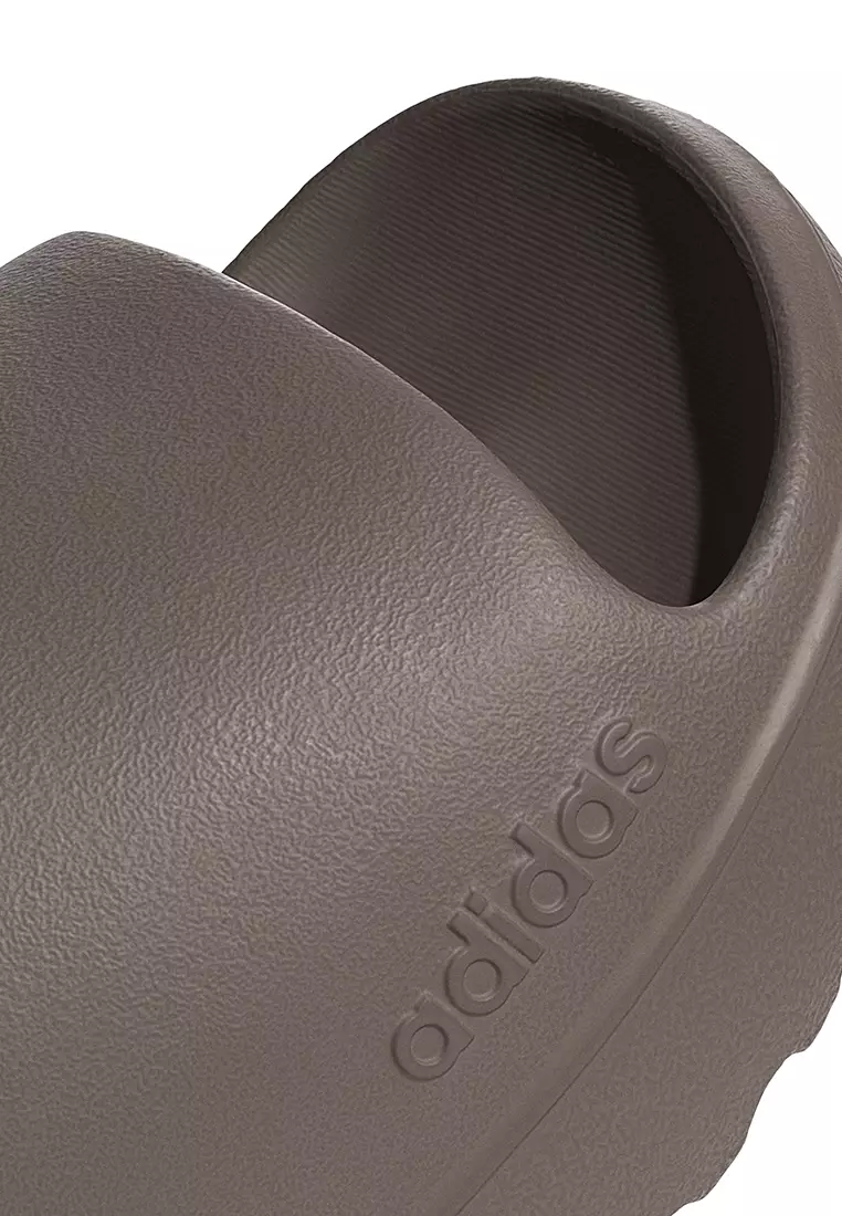 Lifestyle Adilette Lumia Slides Unisex Brown JQ0790