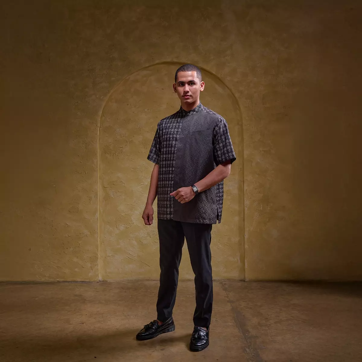 ZM Zaskia Mecca - Khoja Ink Kemeja Koko Pria Lengan Pendek - Teman Serumpun - Edisi Kamboja