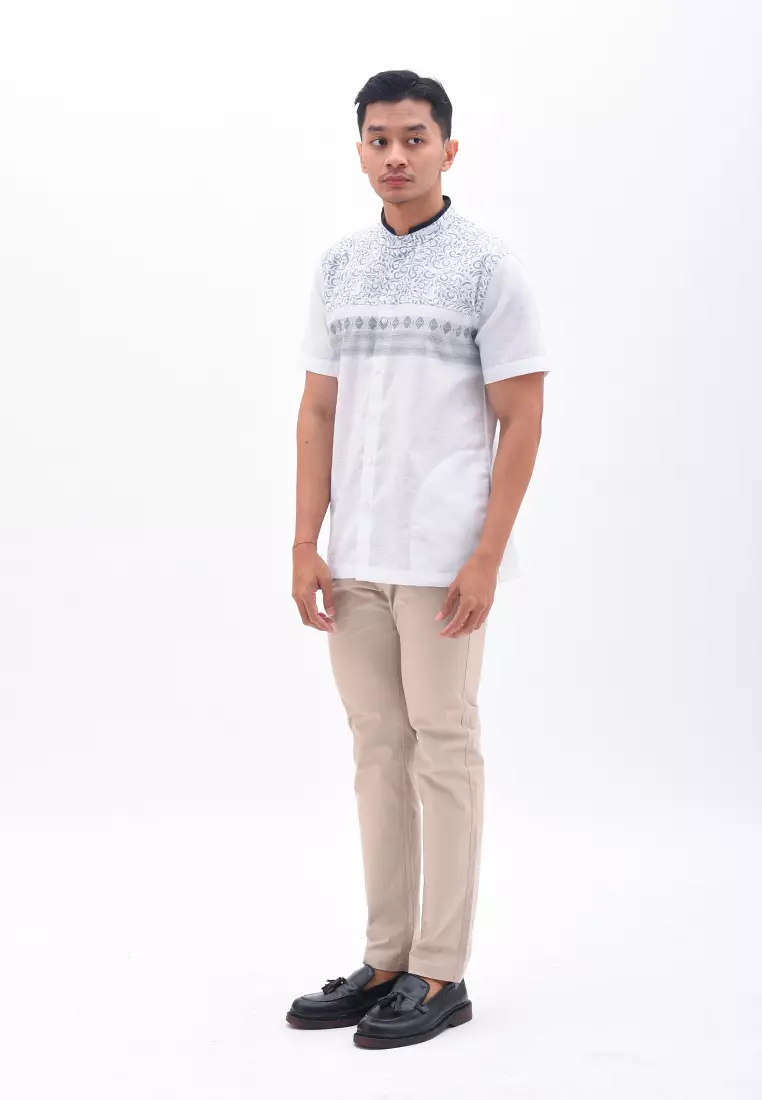 MANZONE Kemeja Koko Lengan Pendek Pria GIFARI - WHITE Ukuran S