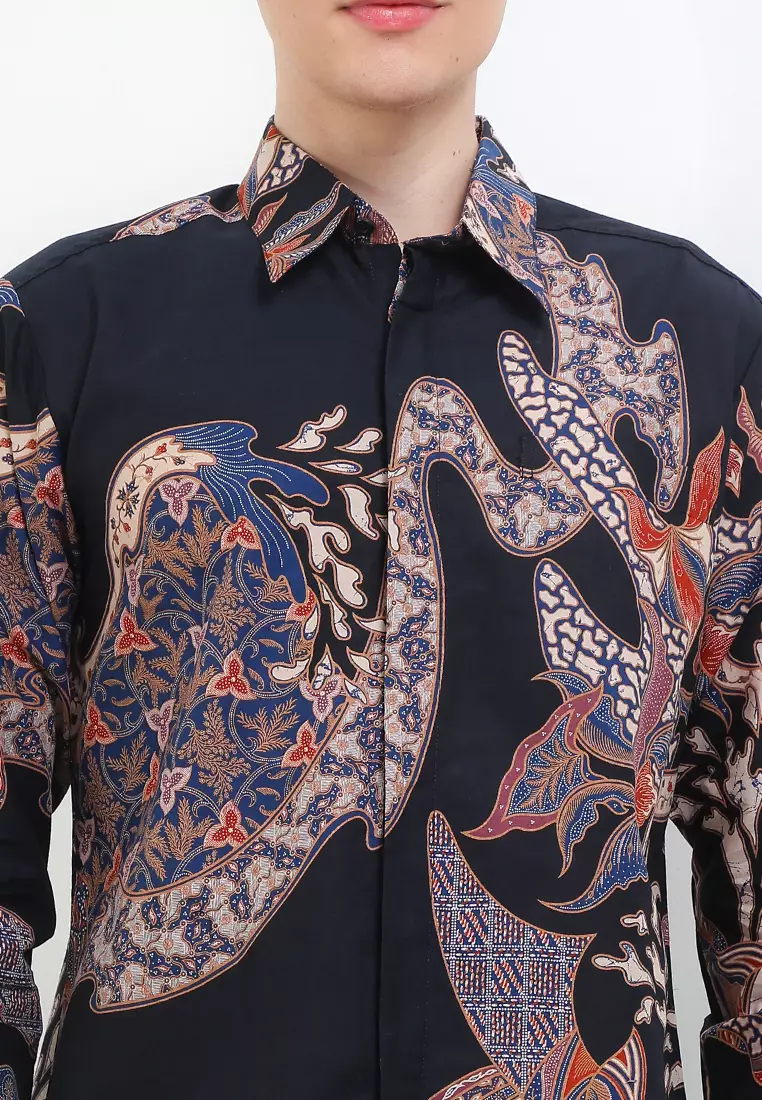 Kemeja Body Fit Batik Daun