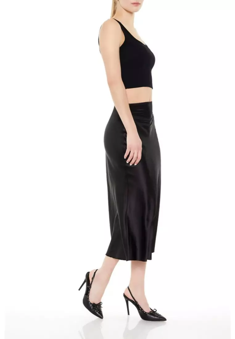 Forever 21 black satin skirt 2025