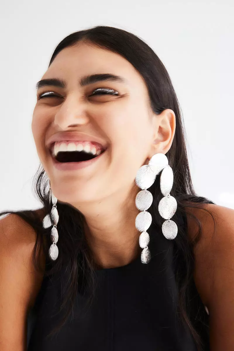 Metal-disc pendant earrings
