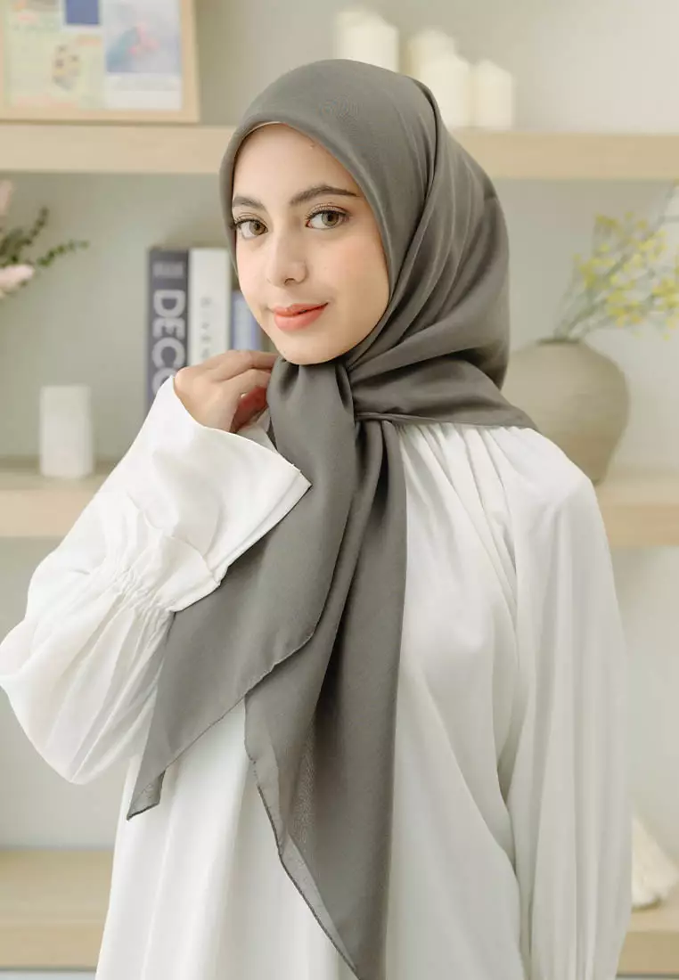 Theya Voal Square Cool Grey