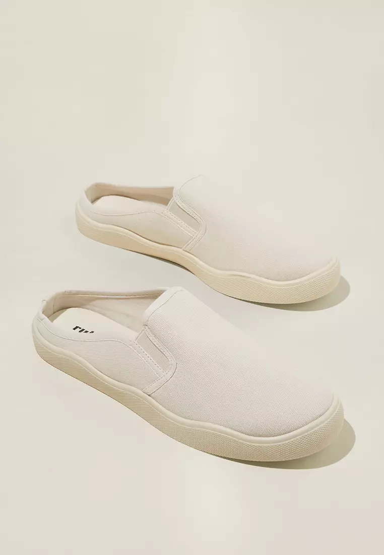 White pull on on sale sneakers