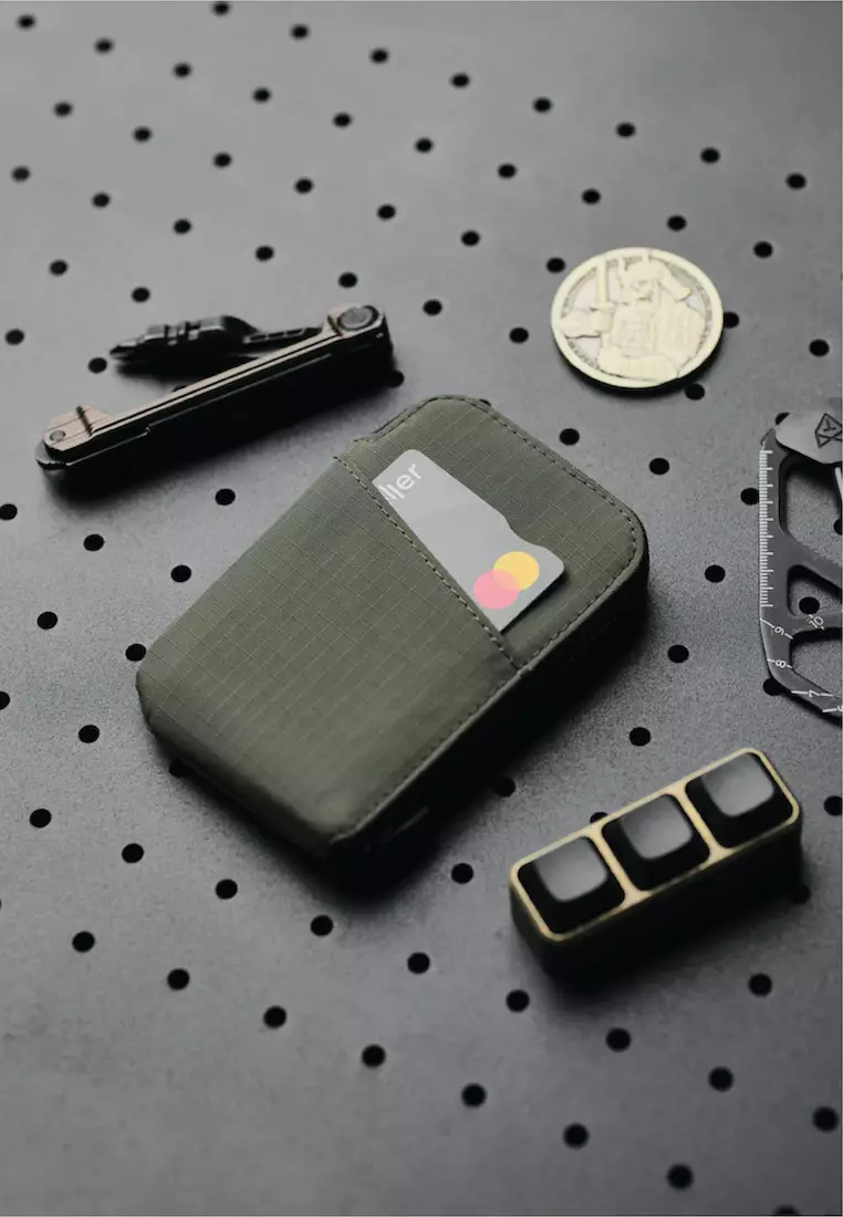 Alpaka Zip Card Pouch - Axoflux Green