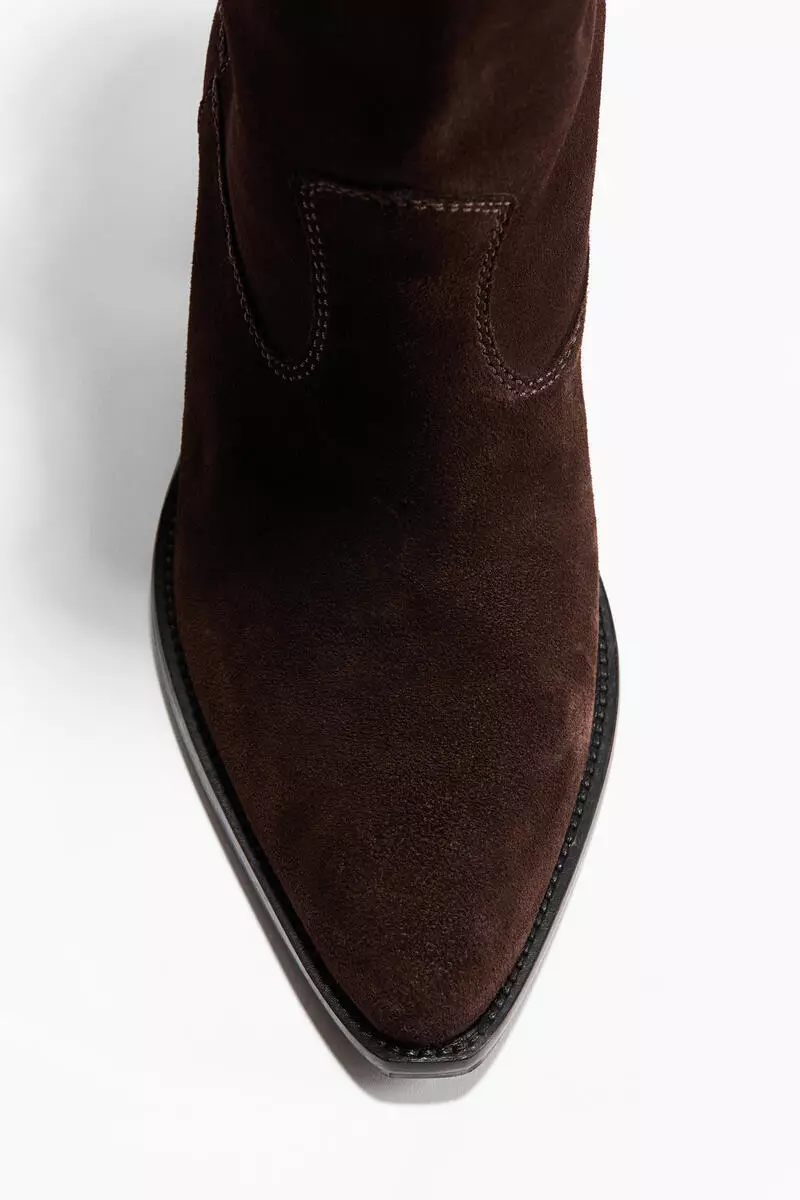 Calf-high suede cowboy boots