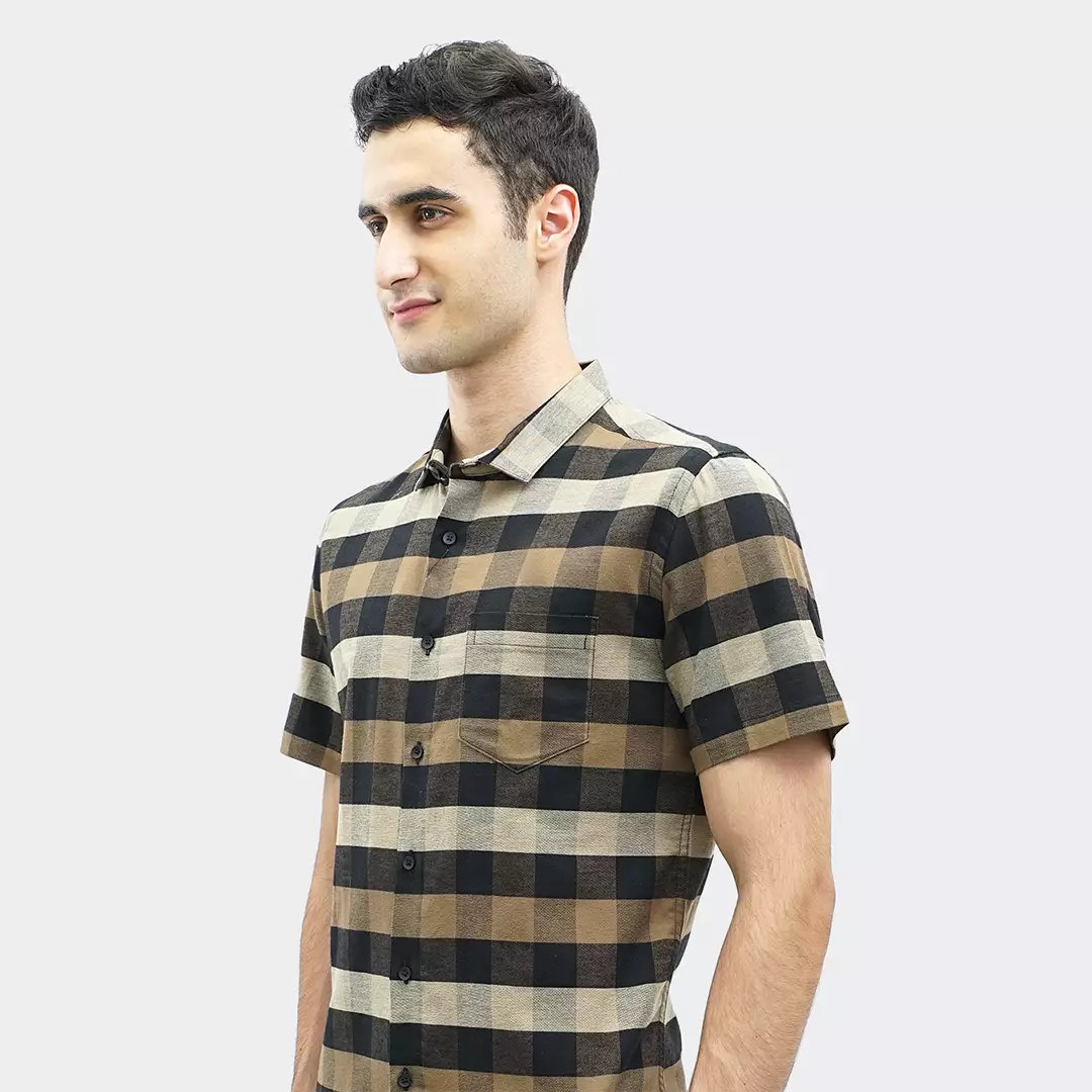 MANZONE - Kemeja Pria Lengan Pendek Rodrick 2  Slim Fit - Brown
