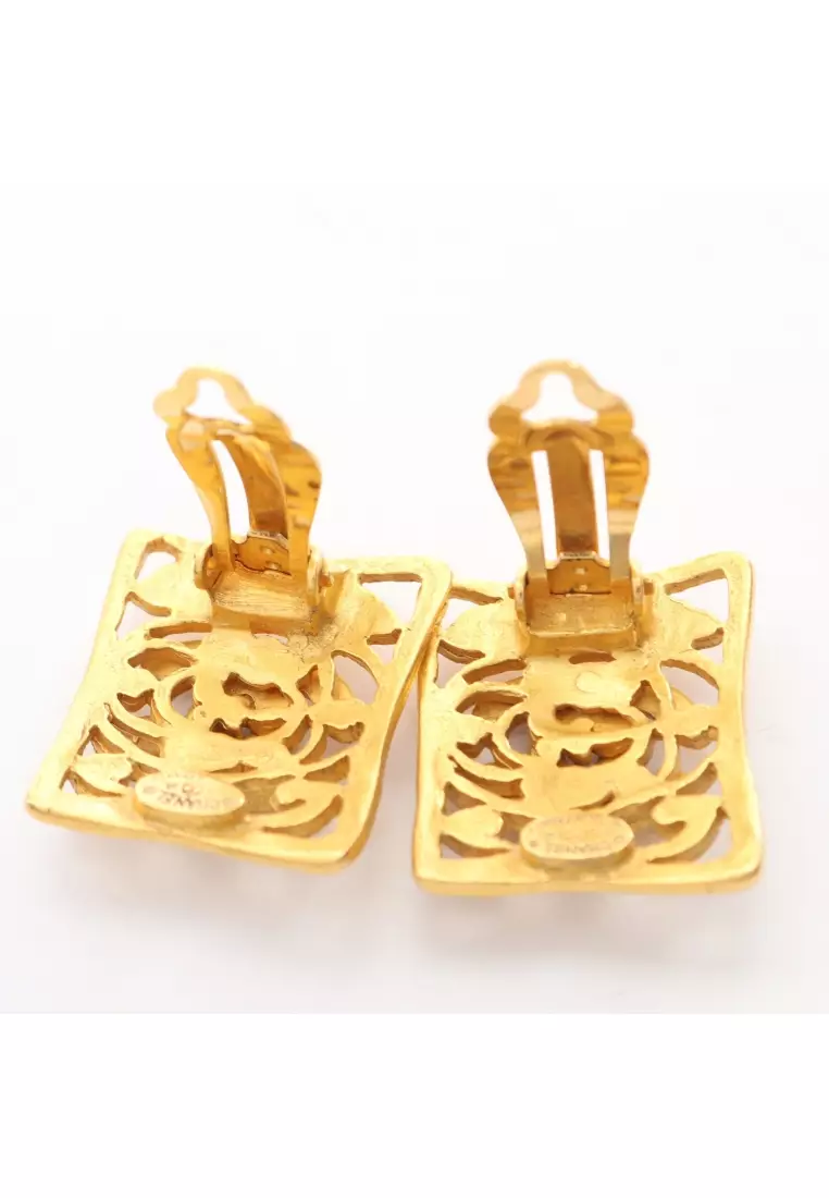 Pre-Loved Chanel coco mark earrings GP gold 95A