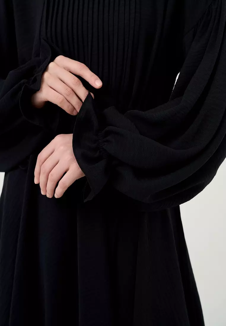 Ariana Abaya Black