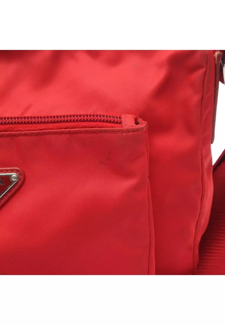 Pre-Loved Prada prada logo plate Shoulder bag Nylon Saffiano leather Red