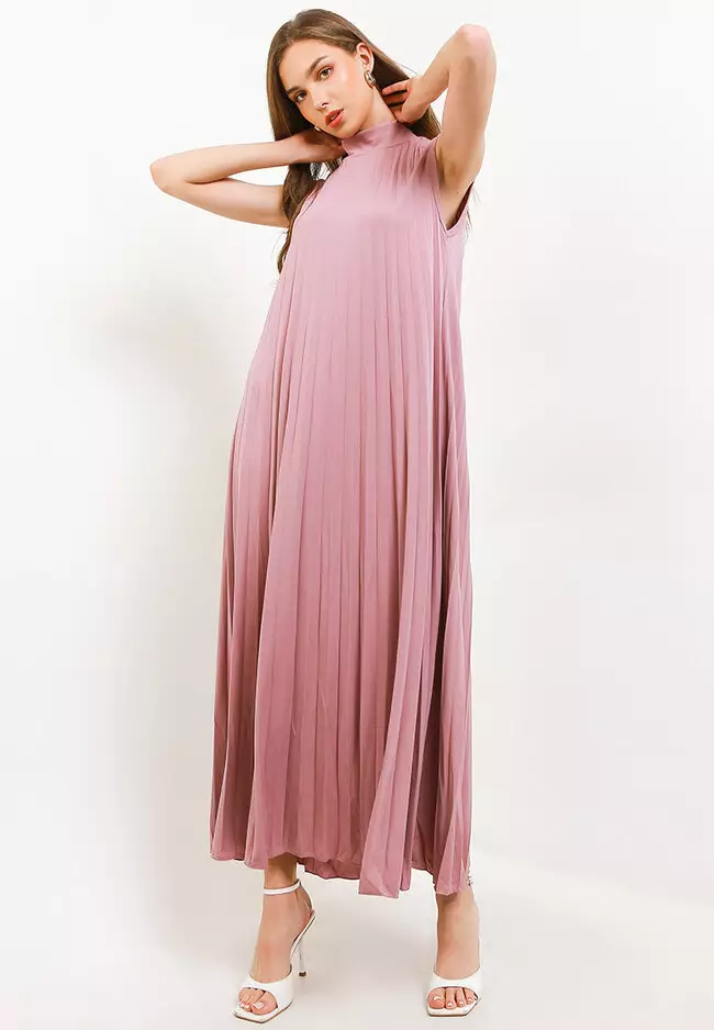 Highcollar Pleated Sleeveless Long Dress