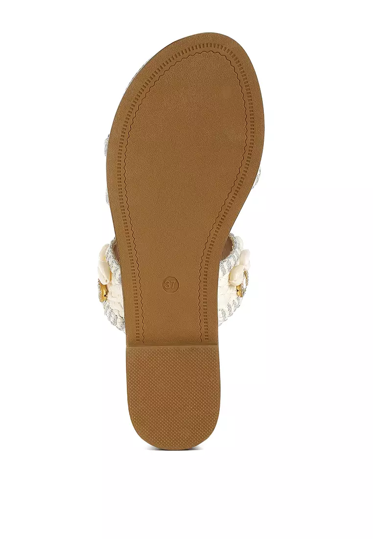 Sandal slip-on Shell & Diamante dalam warna Putih