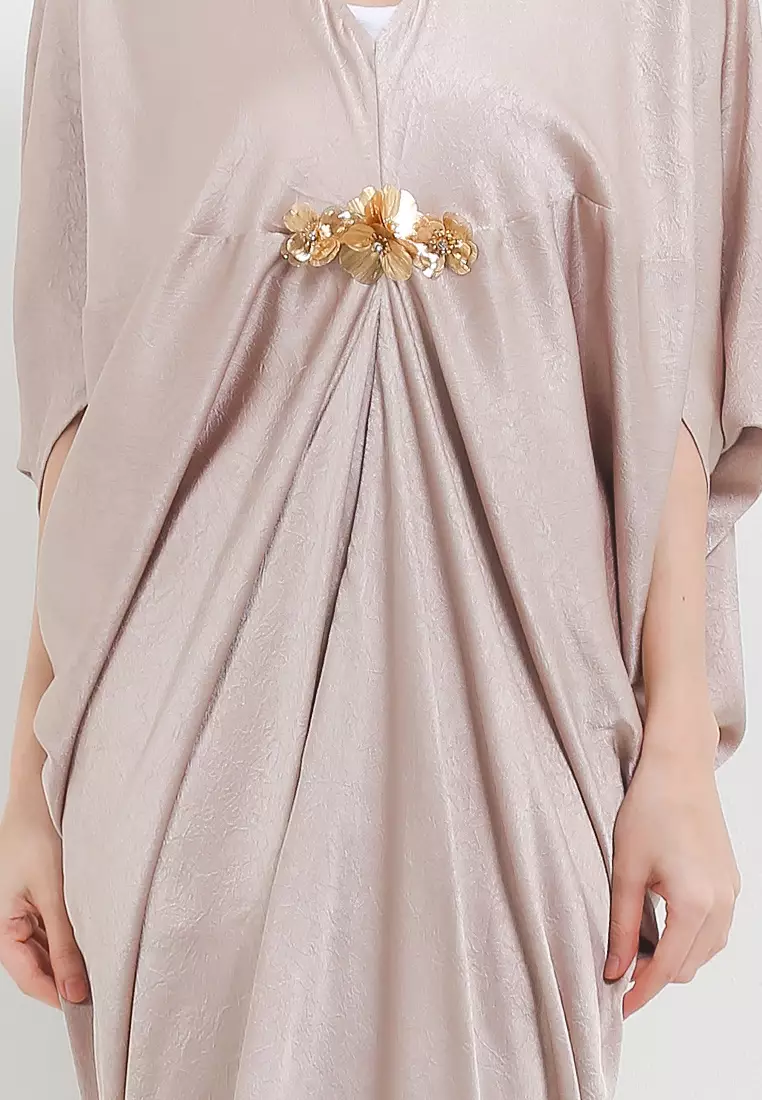 Textured Silk Penguin Kaftan With 3 Flo Detail