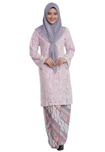 Kurung Pahang Menanti Kepulangan 04 from Hijrah Couture in Pink