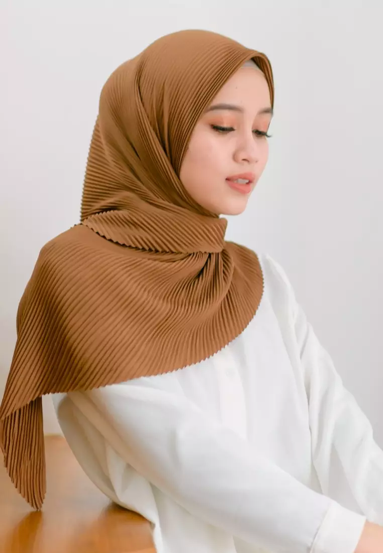 Geya Pleats Square Brown Sugar