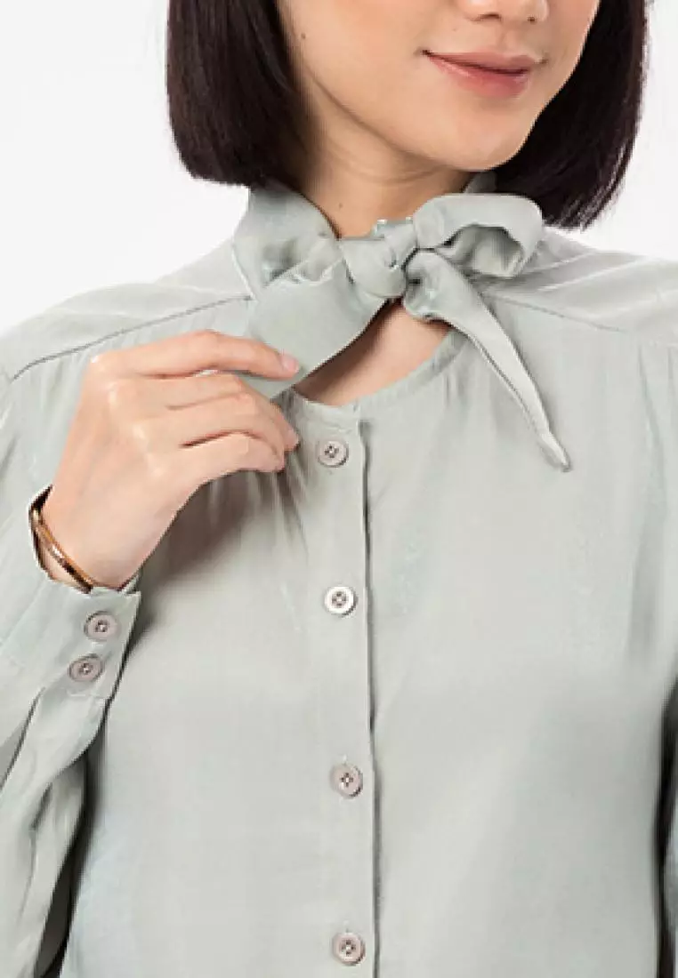 Ribbon Collar Shirt