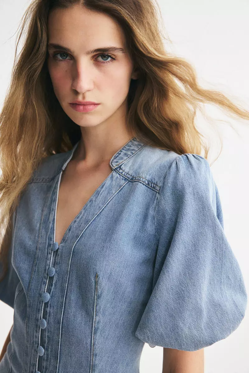 Puff-sleeved denim dress