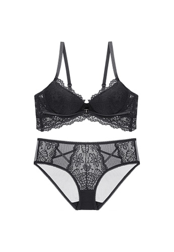 W.Excellence black Premium Black Lace Lingerie Set (Bra and Underwear) F250AUS8560543GS_1