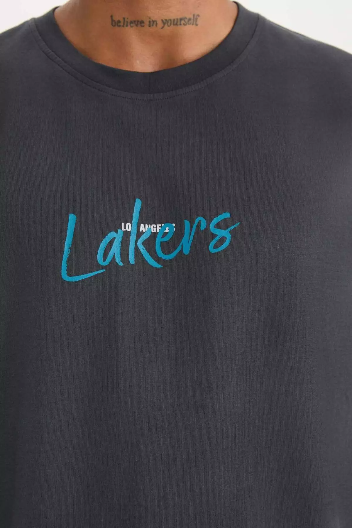 Defactofit Nba Los Angeles Lakers Boxy Fit Crew Neck Back Printed Short Sleeve T-Shirt E0133Ax25Sp