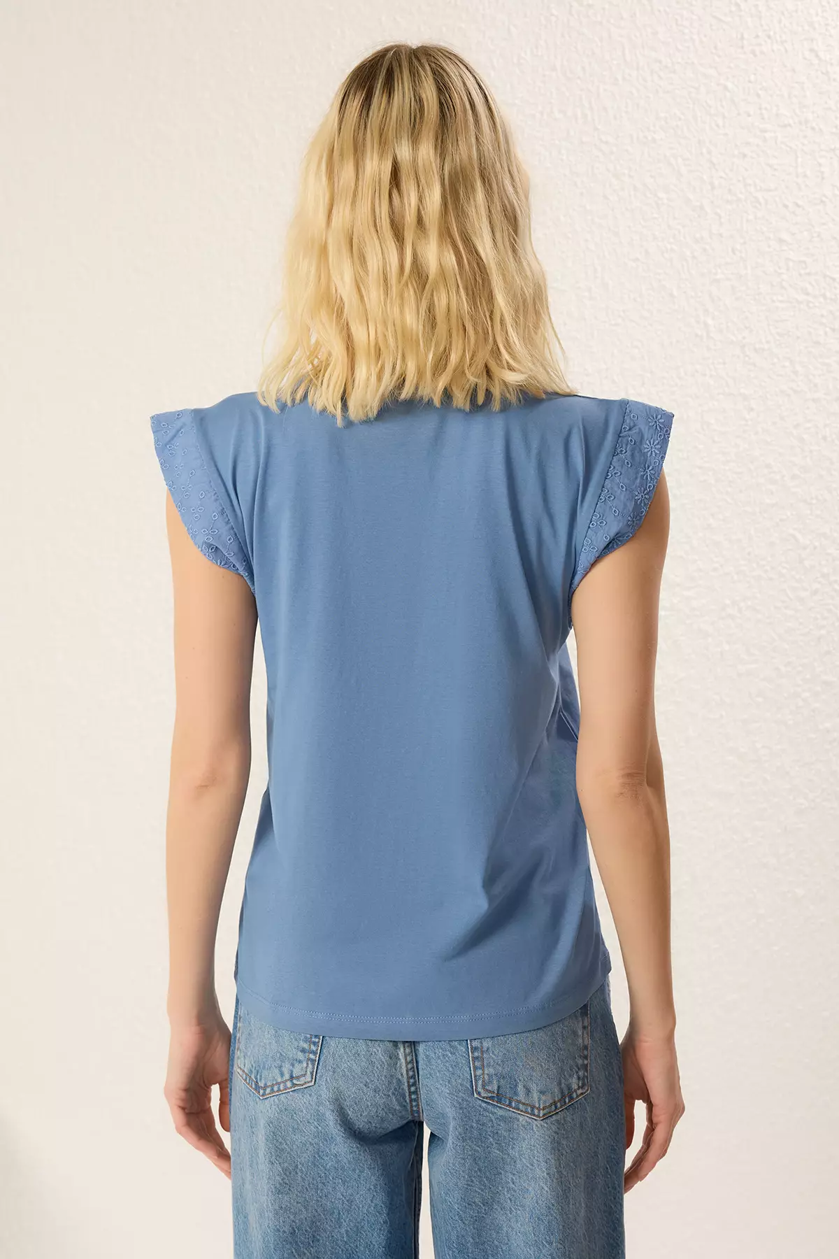 Wide Shoulder Muscle Tee