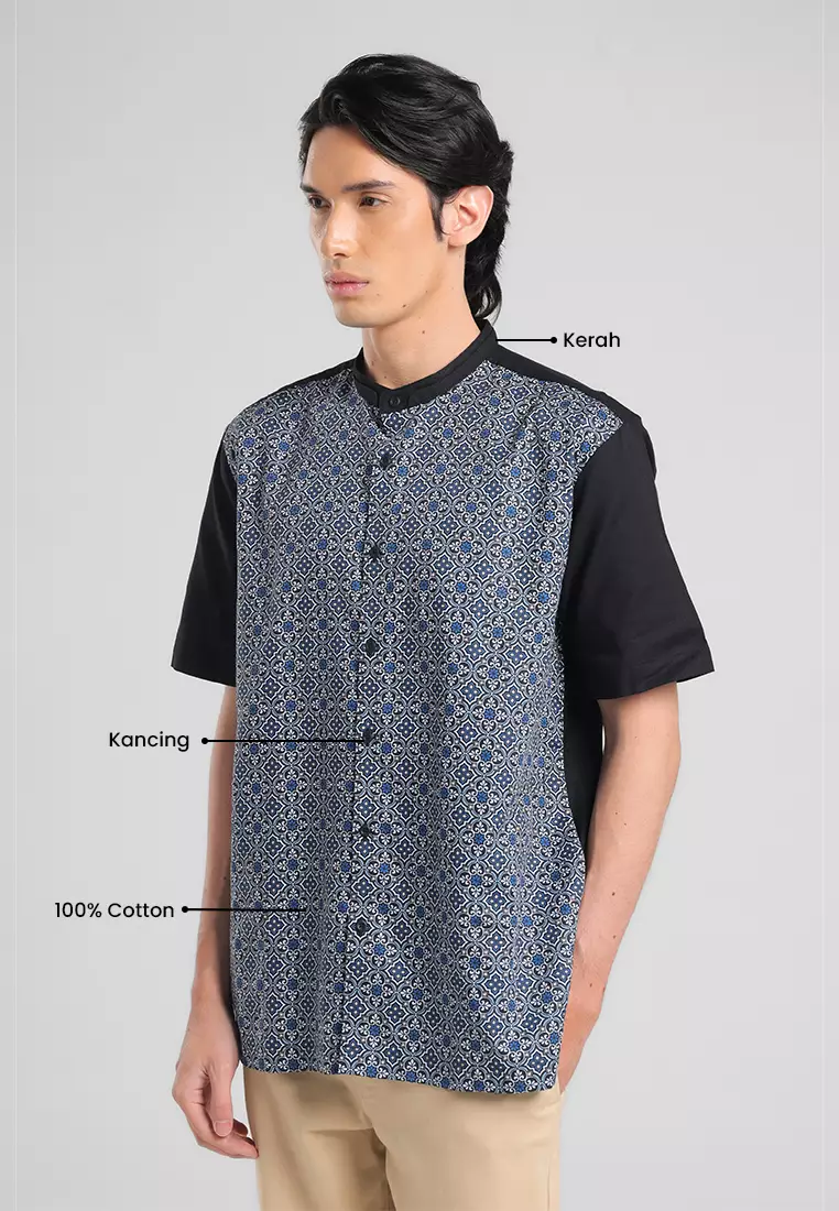 MANZONE X Adipati Dolken - Kemeja Koko Lengan Pendek Pria Makarim Comfort Fit - Black Warna Black