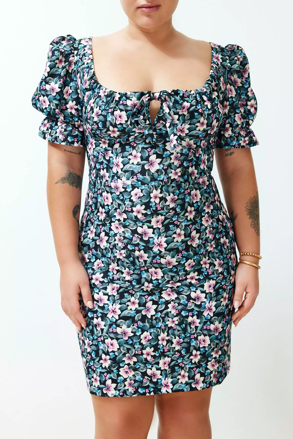 Plus Size Puff Sleeve Dress