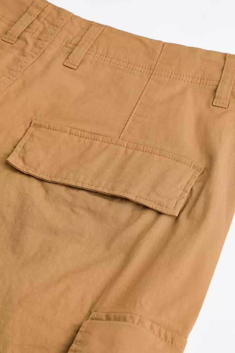 Buy H&M Relaxed Fit Cargo trousers 2024 Online