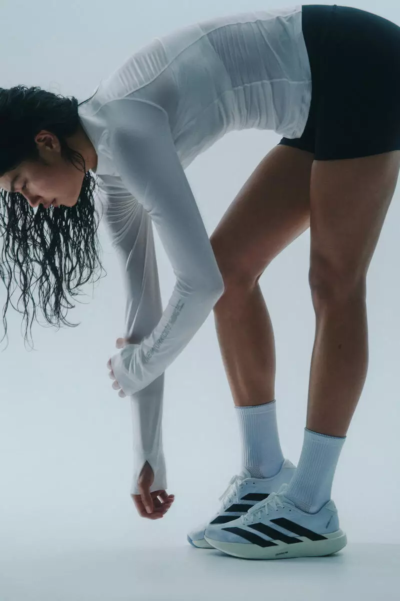 Long-sleeved running top with CoolMove™
