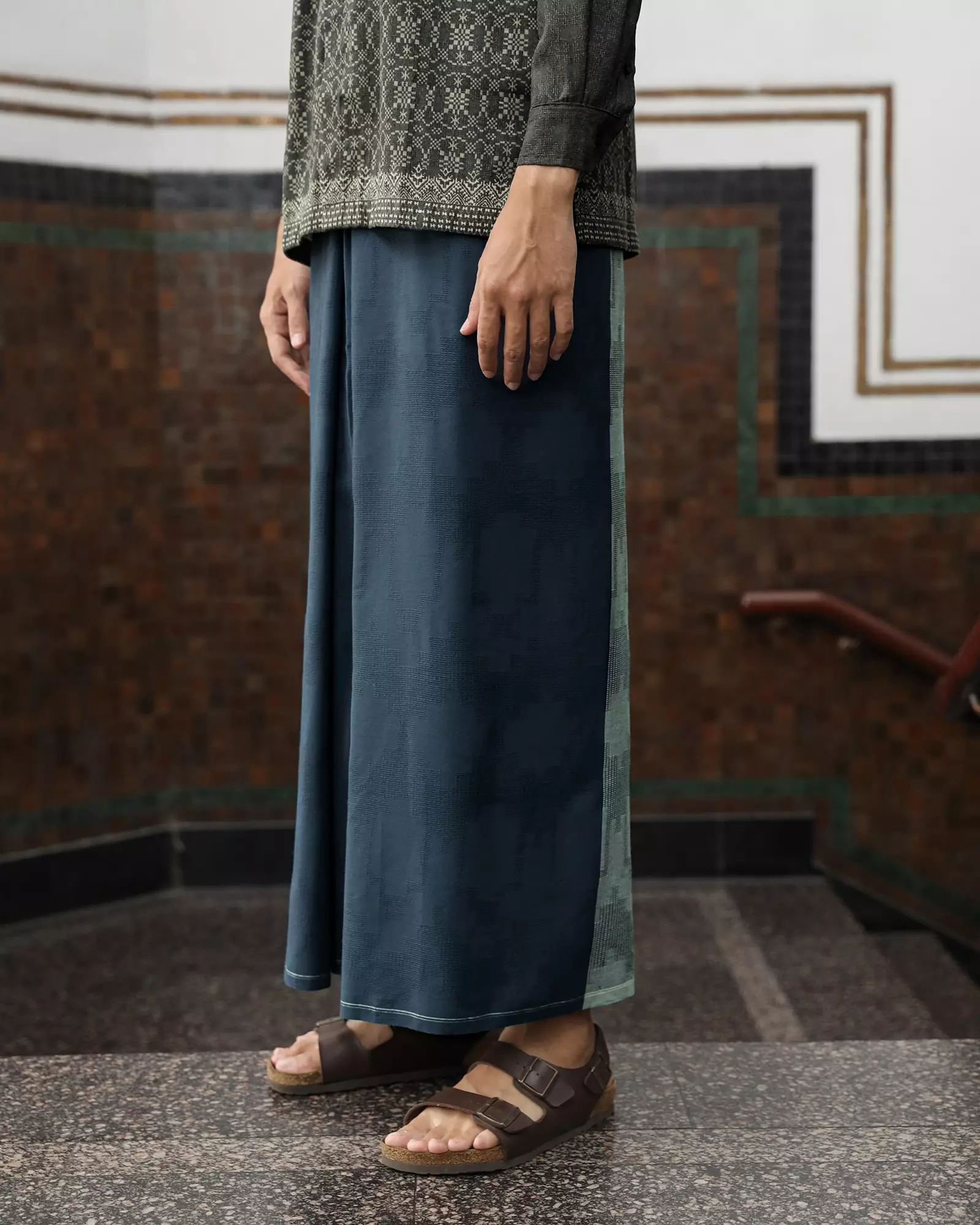 KASEP GYRAN SARUNG / SARUNG DEWASA - DARKGREY